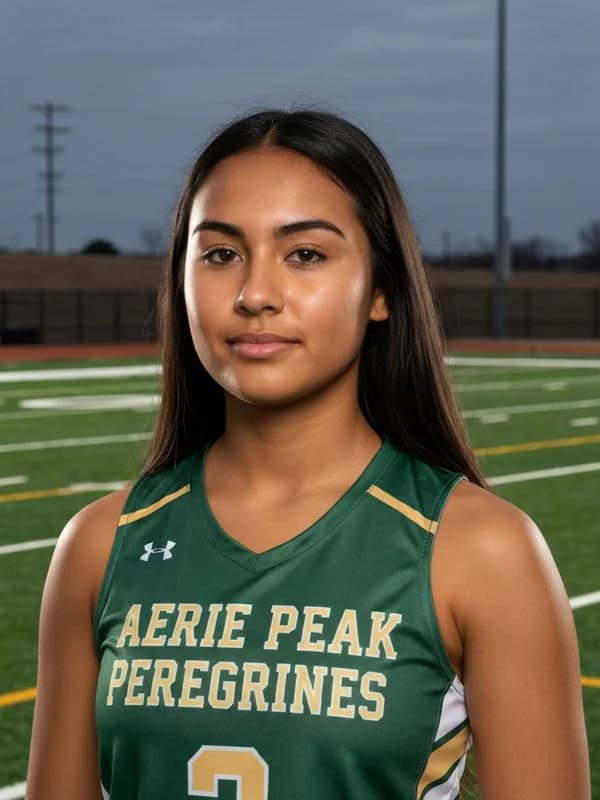 Zoe Flores portrait